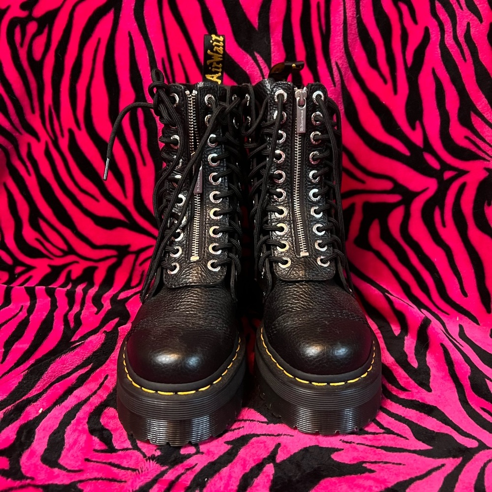 Dr Martens Sinclair High twist RARE size 7 men’s / women’s 8.5